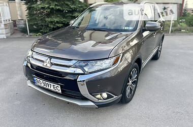 Внедорожник / Кроссовер Mitsubishi Outlander 2015 в Тернополе