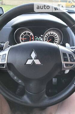 Позашляховик / Кросовер Mitsubishi Outlander 2012 в Чернівцях