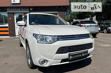 Внедорожник / Кроссовер Mitsubishi Outlander 2013 в Одессе