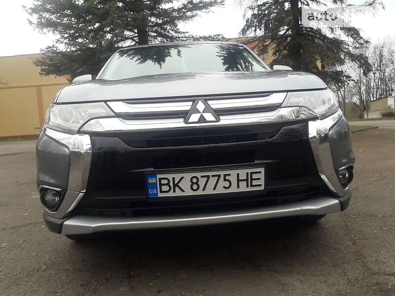 Универсал Mitsubishi Outlander 2015 в Ровно