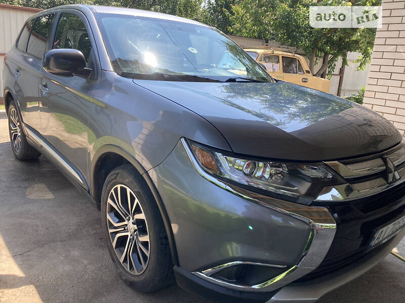 Внедорожник / Кроссовер Mitsubishi Outlander 2018 в Броварах