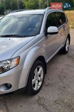 Внедорожник / Кроссовер Mitsubishi Outlander 2008 в 