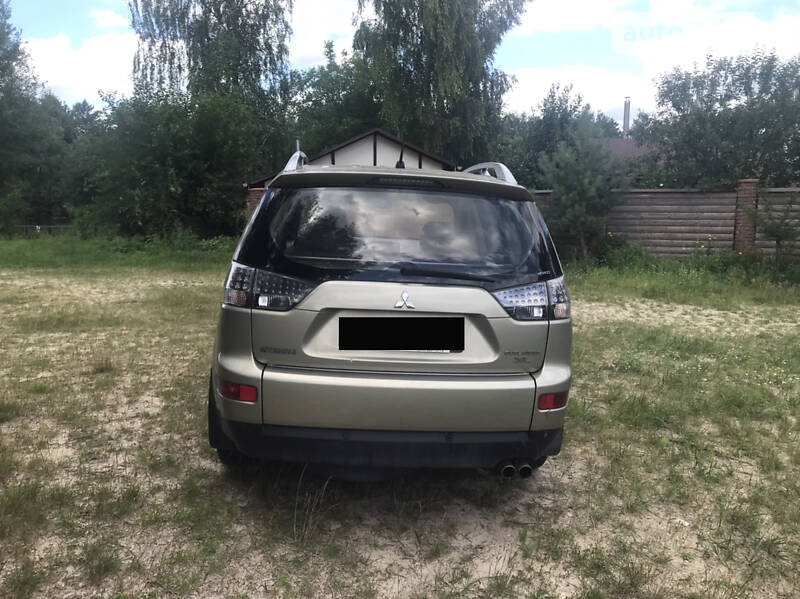 Внедорожник / Кроссовер Mitsubishi Outlander 2007 в Киеве