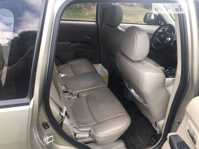 Внедорожник / Кроссовер Mitsubishi Outlander 2007 в Киеве