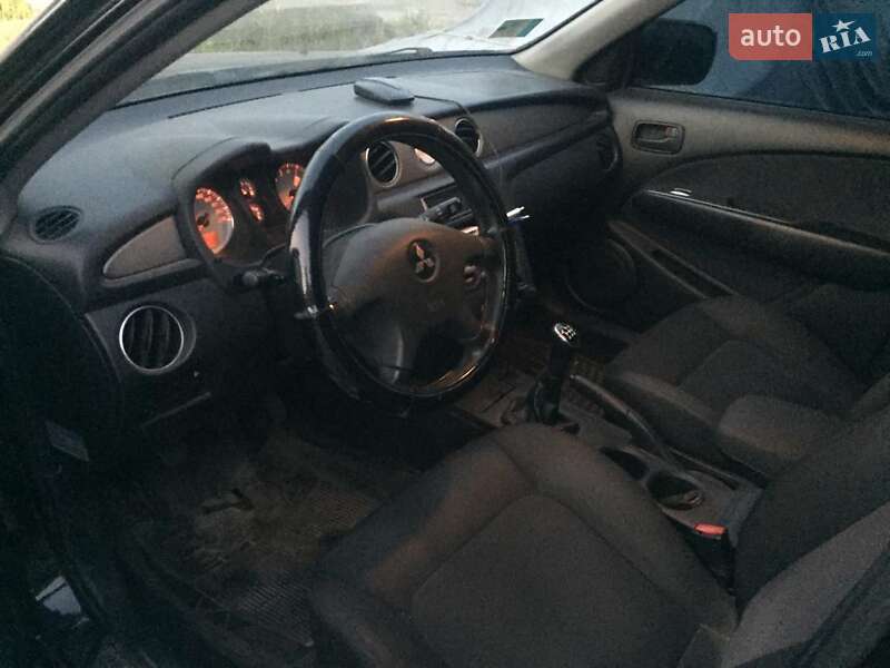 Внедорожник / Кроссовер Mitsubishi Outlander 2005 в Киеве