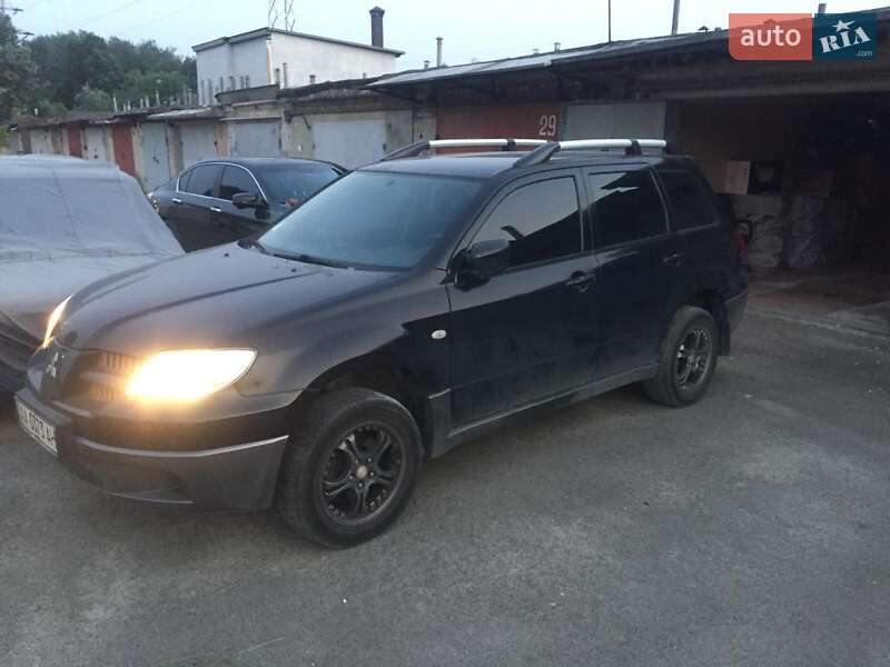 Внедорожник / Кроссовер Mitsubishi Outlander 2005 в Киеве