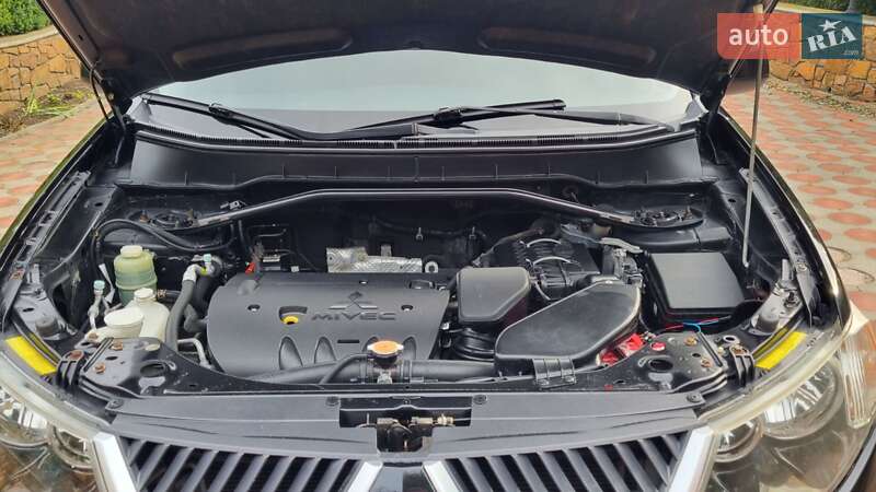 Позашляховик / Кросовер Mitsubishi Outlander 2007 в Бершаді фото 31 Позашляховик / Кросовер Mitsubishi Outlander 2007 в Бершаді