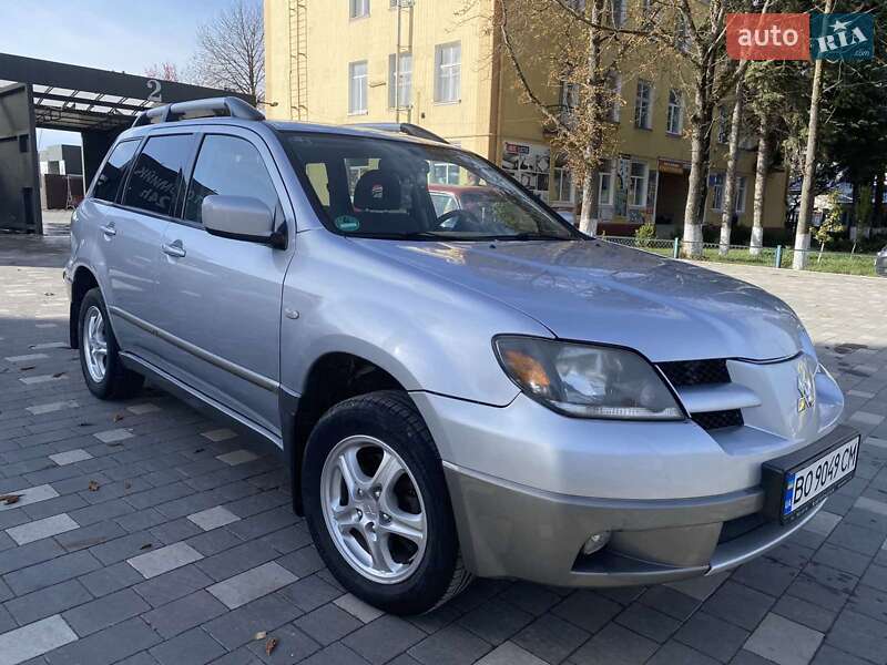 Внедорожник / Кроссовер Mitsubishi Outlander 2004 в Бучаче