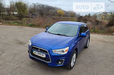 Внедорожник / Кроссовер Mitsubishi Outlander 2014 в Березане