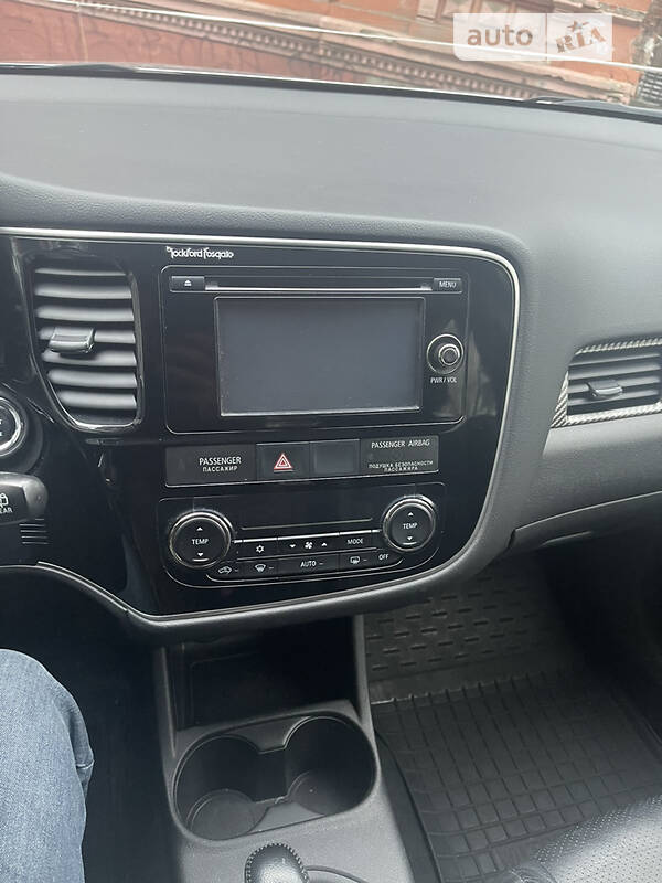 Внедорожник / Кроссовер Mitsubishi Outlander 2012 в Днепре