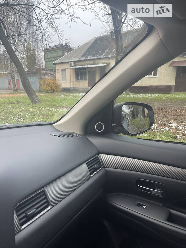 Внедорожник / Кроссовер Mitsubishi Outlander 2012 в Днепре