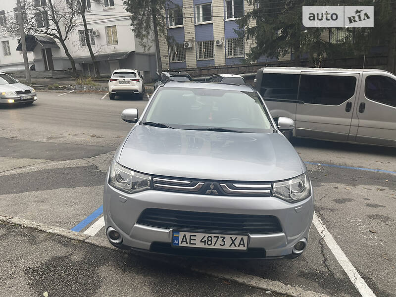 Mitsubishi Outlander 2012