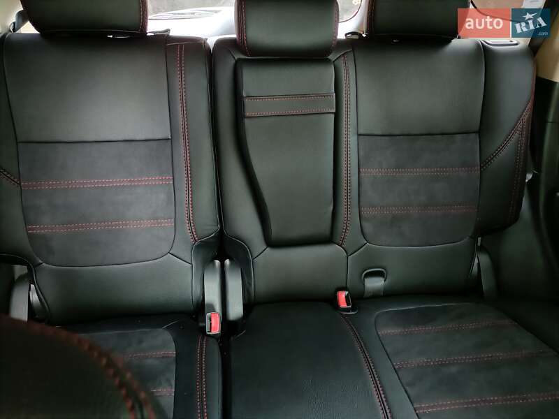 Внедорожник / Кроссовер Mitsubishi Outlander 2015 в Запорожье