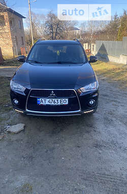 Внедорожник / Кроссовер Mitsubishi Outlander 2011 в Надворной