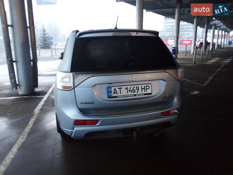 Внедорожник / Кроссовер Mitsubishi Outlander 2013 в Ивано-Франковске