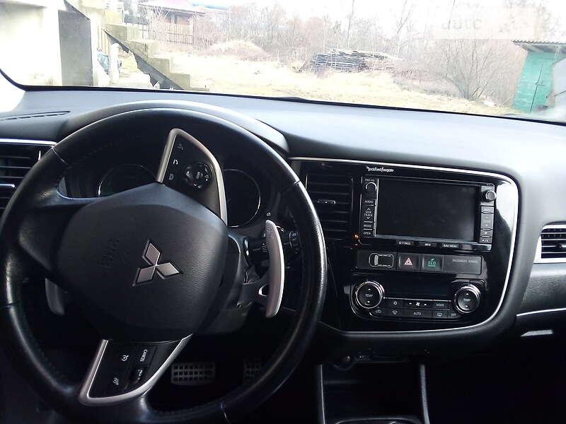 Внедорожник / Кроссовер Mitsubishi Outlander 2013 в Ивано-Франковске