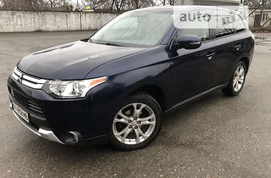 Внедорожник / Кроссовер Mitsubishi Outlander 2013 в Киеве