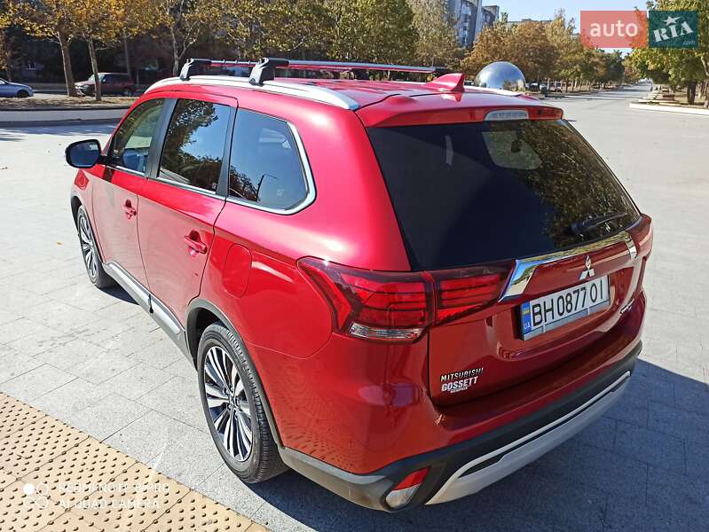 Универсал Mitsubishi Outlander 2019 в Одессе