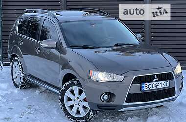 Внедорожник / Кроссовер Mitsubishi Outlander 2011 в Стрые