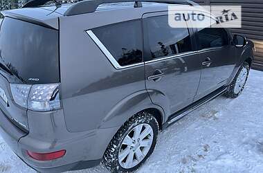 Внедорожник / Кроссовер Mitsubishi Outlander 2011 в Стрые