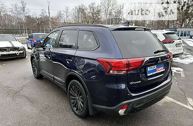 Внедорожник / Кроссовер Mitsubishi Outlander 2020 в Киеве