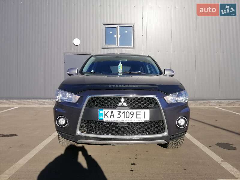 Внедорожник / Кроссовер Mitsubishi Outlander 2010 в Киеве