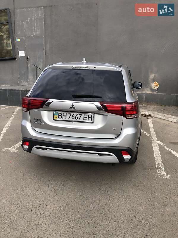 Универсал Mitsubishi Outlander 2019 в Одессе