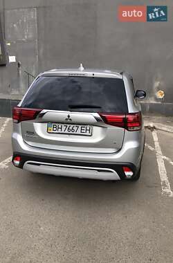 Универсал Mitsubishi Outlander 2019 в Одессе