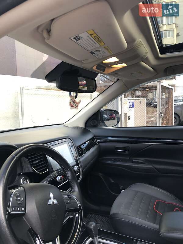 Универсал Mitsubishi Outlander 2019 в Одессе