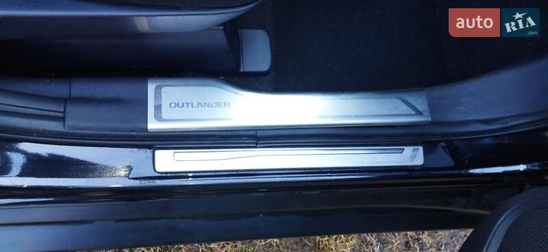 Позашляховик / Кросовер Mitsubishi Outlander 2013 в Рівному