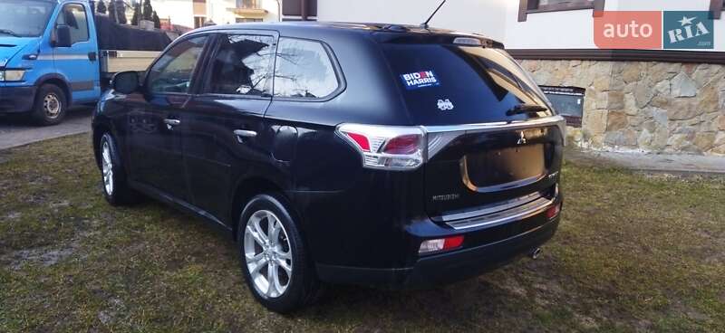Позашляховик / Кросовер Mitsubishi Outlander 2013 в Рівному
