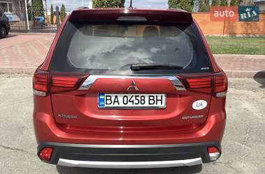 Позашляховик / Кросовер Mitsubishi Outlander 2016 в Кропивницькому