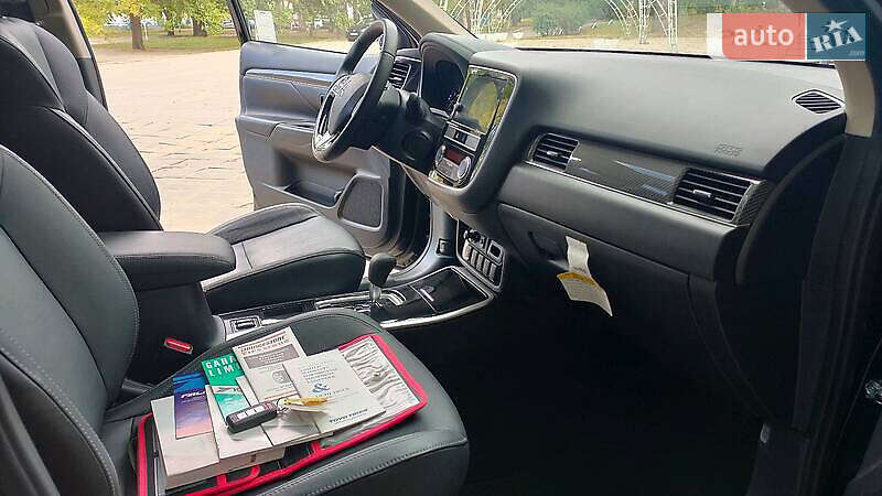 Позашляховик / Кросовер Mitsubishi Outlander 2018 в Запоріжжі