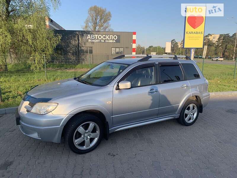 Позашляховик / Кросовер Mitsubishi Outlander 2008 в Києві