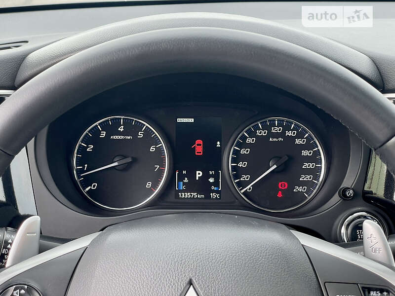 Внедорожник / Кроссовер Mitsubishi Outlander 2012 в Киеве