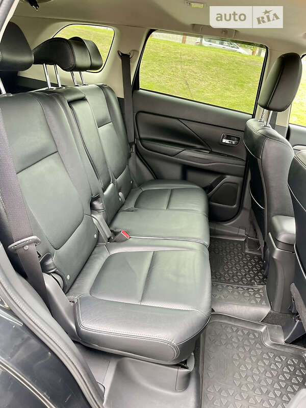 Внедорожник / Кроссовер Mitsubishi Outlander 2012 в Киеве