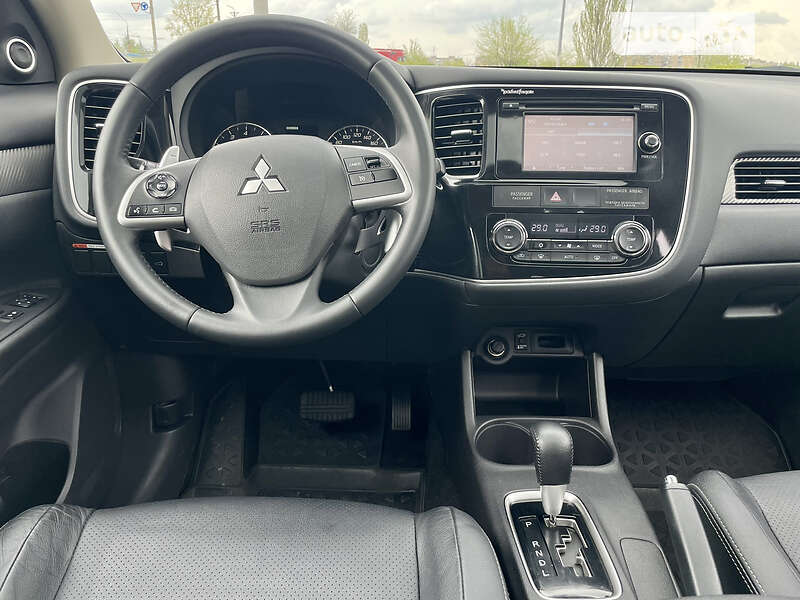 Внедорожник / Кроссовер Mitsubishi Outlander 2012 в Киеве