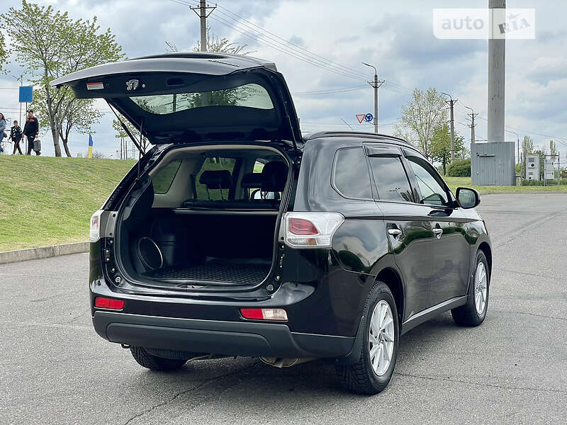 Внедорожник / Кроссовер Mitsubishi Outlander 2012 в Киеве