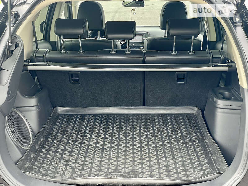 Внедорожник / Кроссовер Mitsubishi Outlander 2012 в Киеве