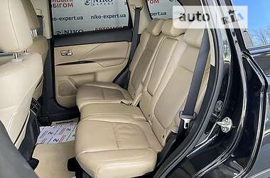 Внедорожник / Кроссовер Mitsubishi Outlander 2021 в 