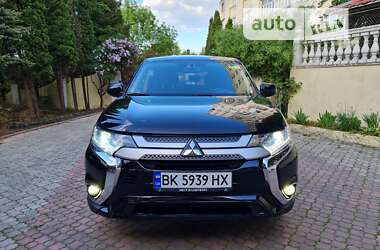 Внедорожник / Кроссовер Mitsubishi Outlander 2019 в Ровно