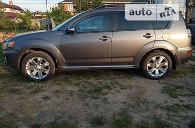 Позашляховик / Кросовер Mitsubishi Outlander 2010 в Києві