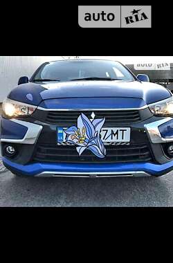 Внедорожник / Кроссовер Mitsubishi Outlander 2015 в Новой Водолаге