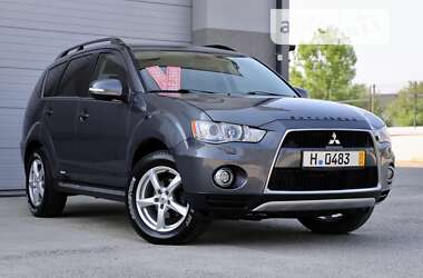 Внедорожник / Кроссовер Mitsubishi Outlander 2012 в 