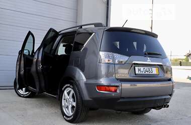Внедорожник / Кроссовер Mitsubishi Outlander 2012 в 