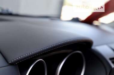 Внедорожник / Кроссовер Mitsubishi Outlander 2012 в 