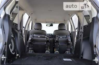 Внедорожник / Кроссовер Mitsubishi Outlander 2012 в 