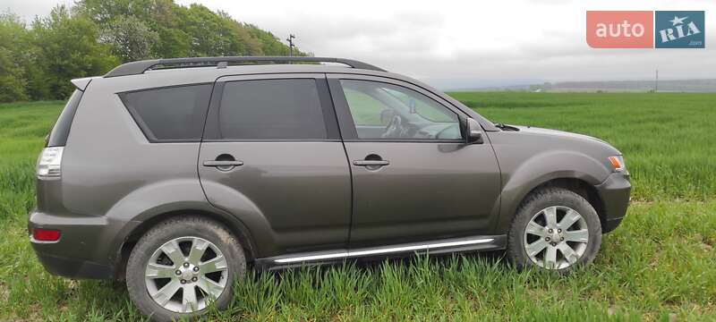 Внедорожник / Кроссовер Mitsubishi Outlander 2010 в Самборе фото 4 Внедорожник / Кроссовер Mitsubishi Outlander 2010 в Самборе