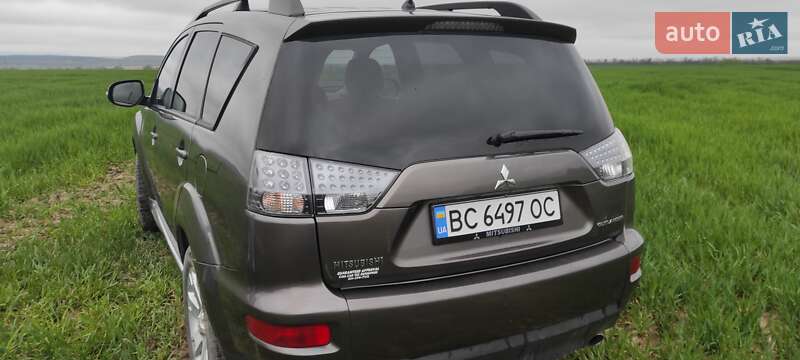 Внедорожник / Кроссовер Mitsubishi Outlander 2010 в Самборе фото 9 Внедорожник / Кроссовер Mitsubishi Outlander 2010 в Самборе