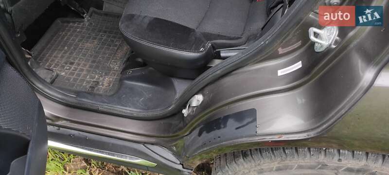 Внедорожник / Кроссовер Mitsubishi Outlander 2010 в Самборе фото 29 Внедорожник / Кроссовер Mitsubishi Outlander 2010 в Самборе